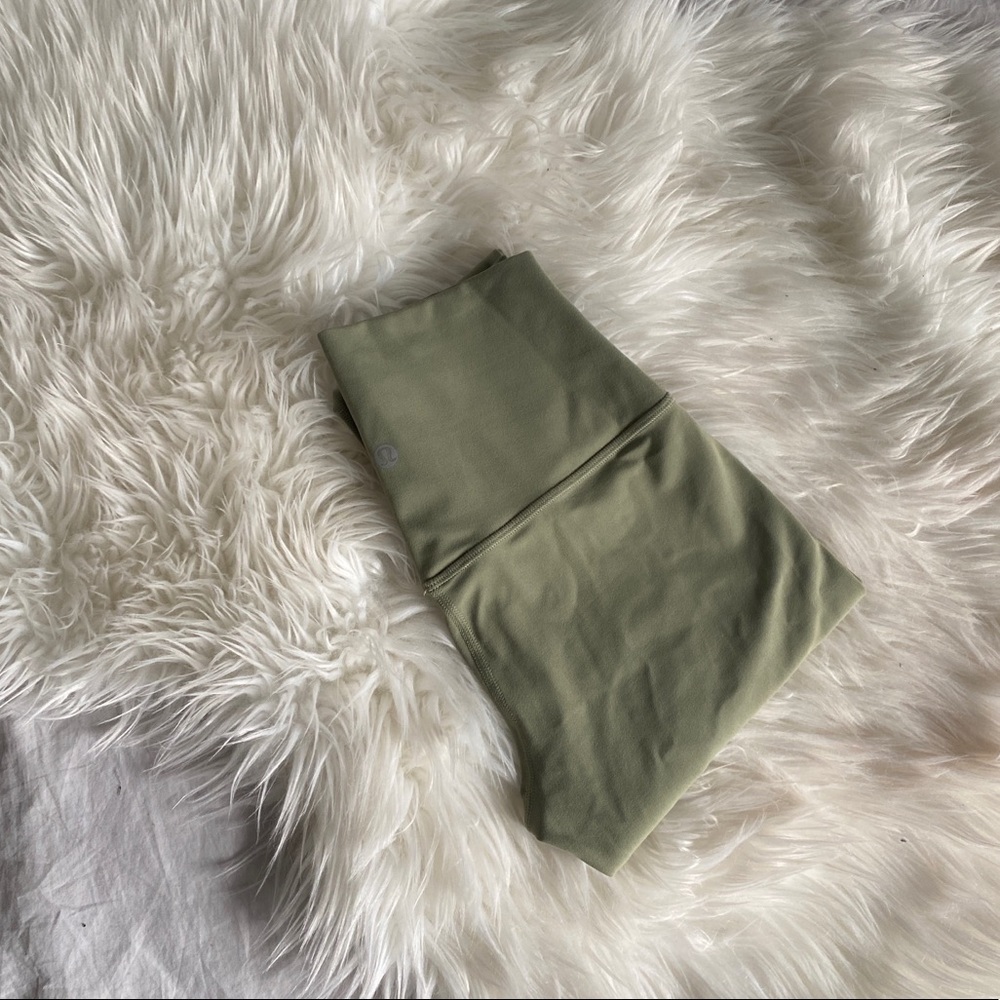 LULULEMON ALIGN LEGGINGS SIZE 4. 25”